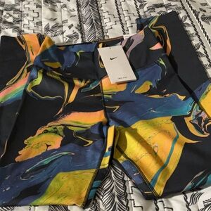 NIKE One Luxe leggings NWT